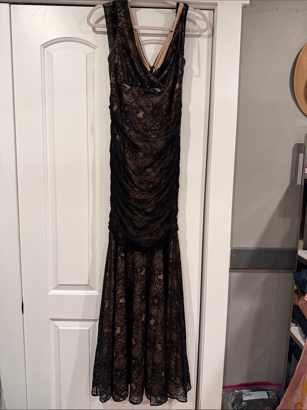 Laundry By Shelli Segal Black Lace Gown with Nude Underlay‎ 4